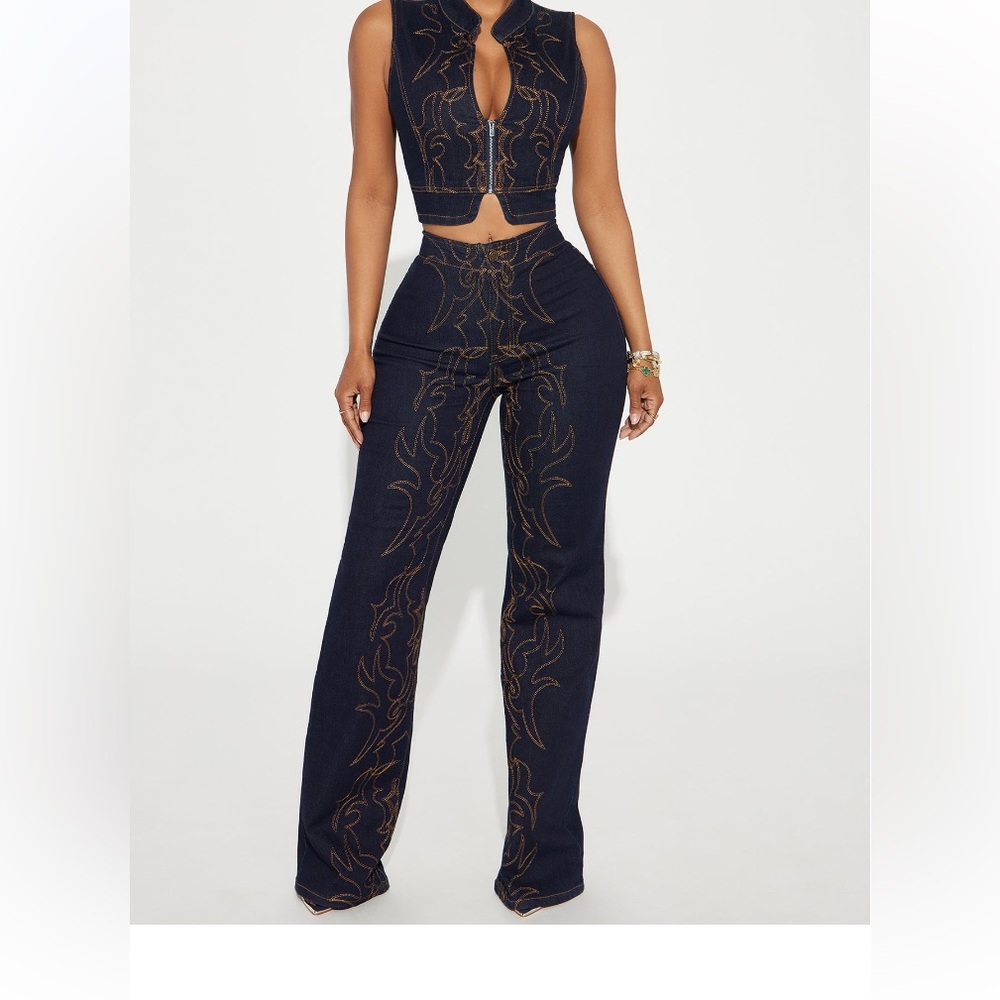 Take The Reigns Embroidered Denim Set 
Size Medium Dark wash color